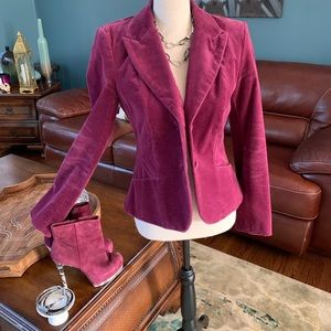 Vintage lined blazer size 4. Excellent condition!